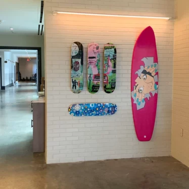 Commercial restaurant artwork and sculpture installation